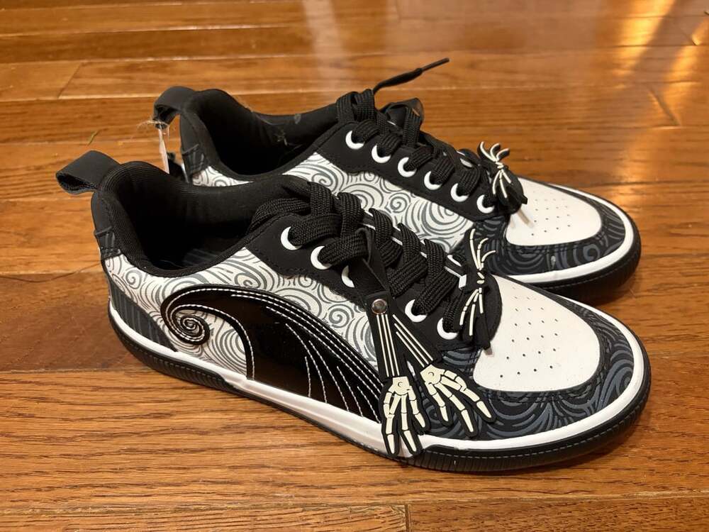 Disney The Nightmare Before Christmas Low Top Sneakers Size 8.5 new with tags